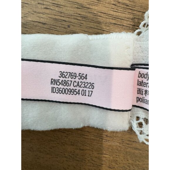 Victoria Secret Bralette Bra White Scoop Daisy Lace Unlined Wireless, size mediu - Picture 10 of 10